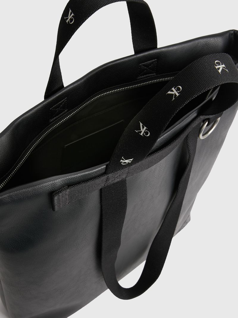 Cartera-tote-cuadrada-y-reciclada