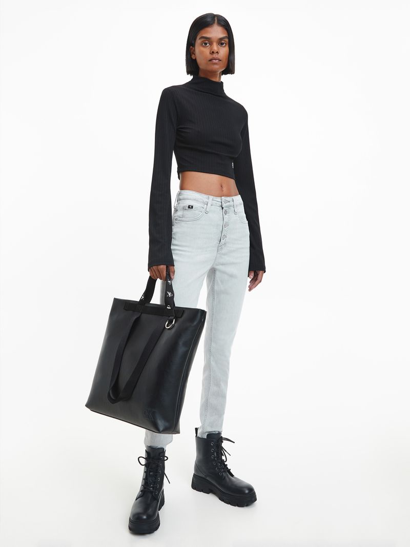 Cartera-tote-cuadrada-y-reciclada