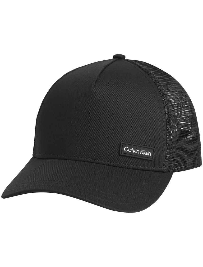 Gorra con insignia