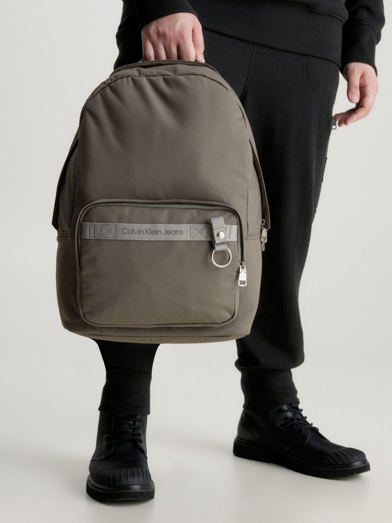 Mochila-redonda-de-sarga