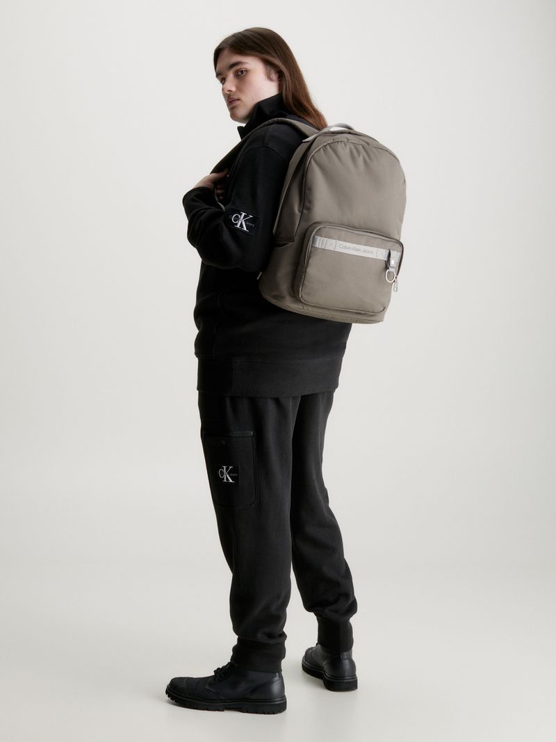 Mochila-redonda-de-sarga