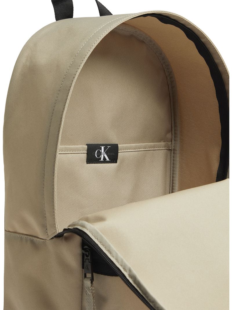Mochila-sport-essentials-campus