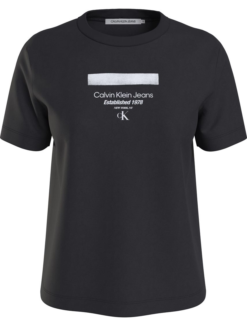 Remera con logo