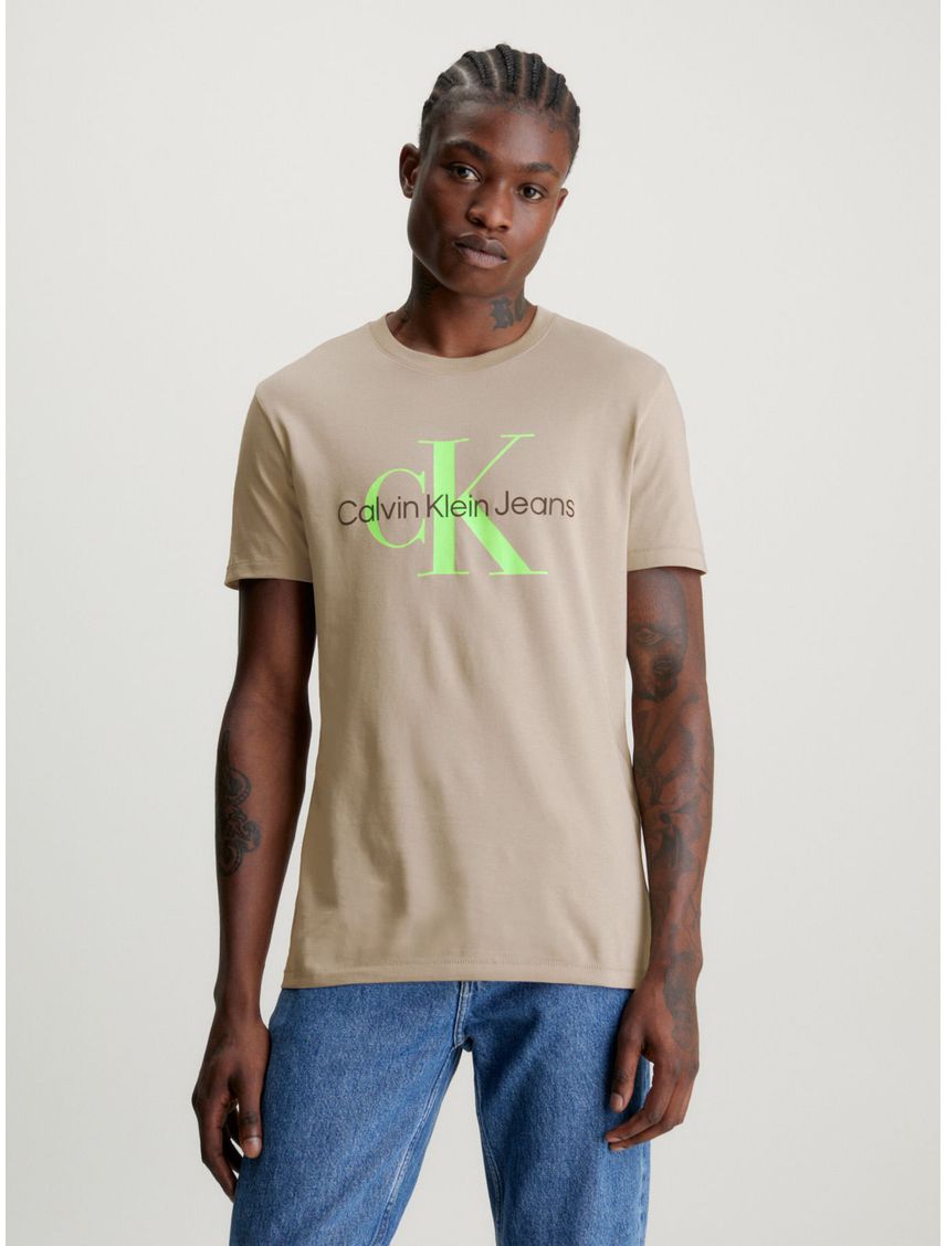Remera slim con monograma