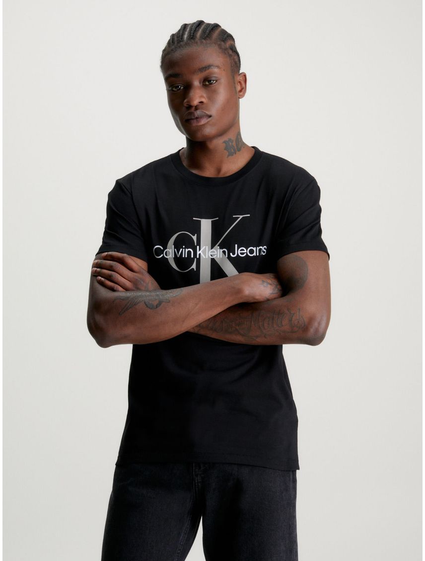 Remera slim con monograma