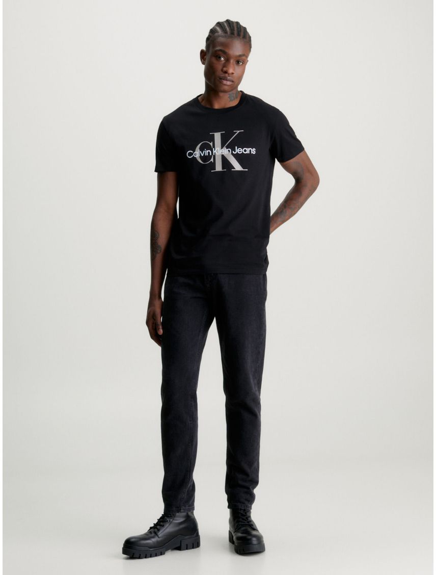 Remera slim con monograma