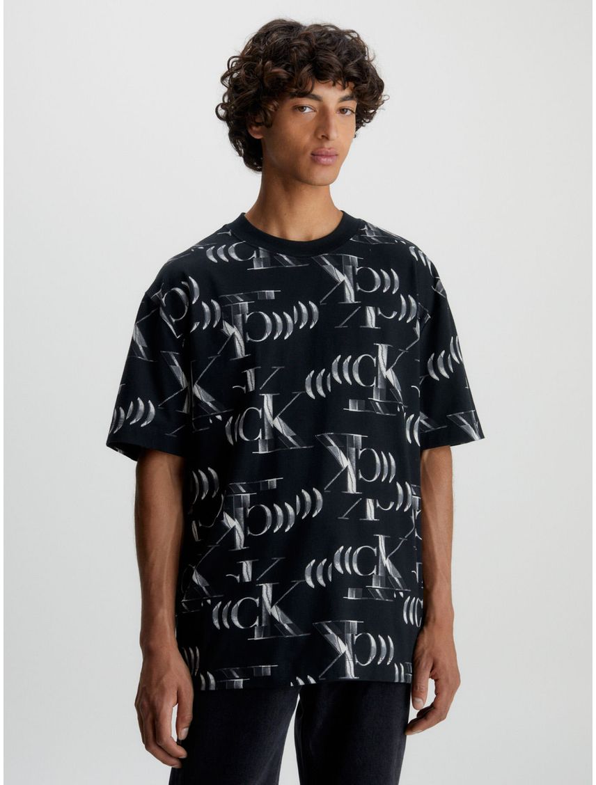 Remera relaxed con logo all over