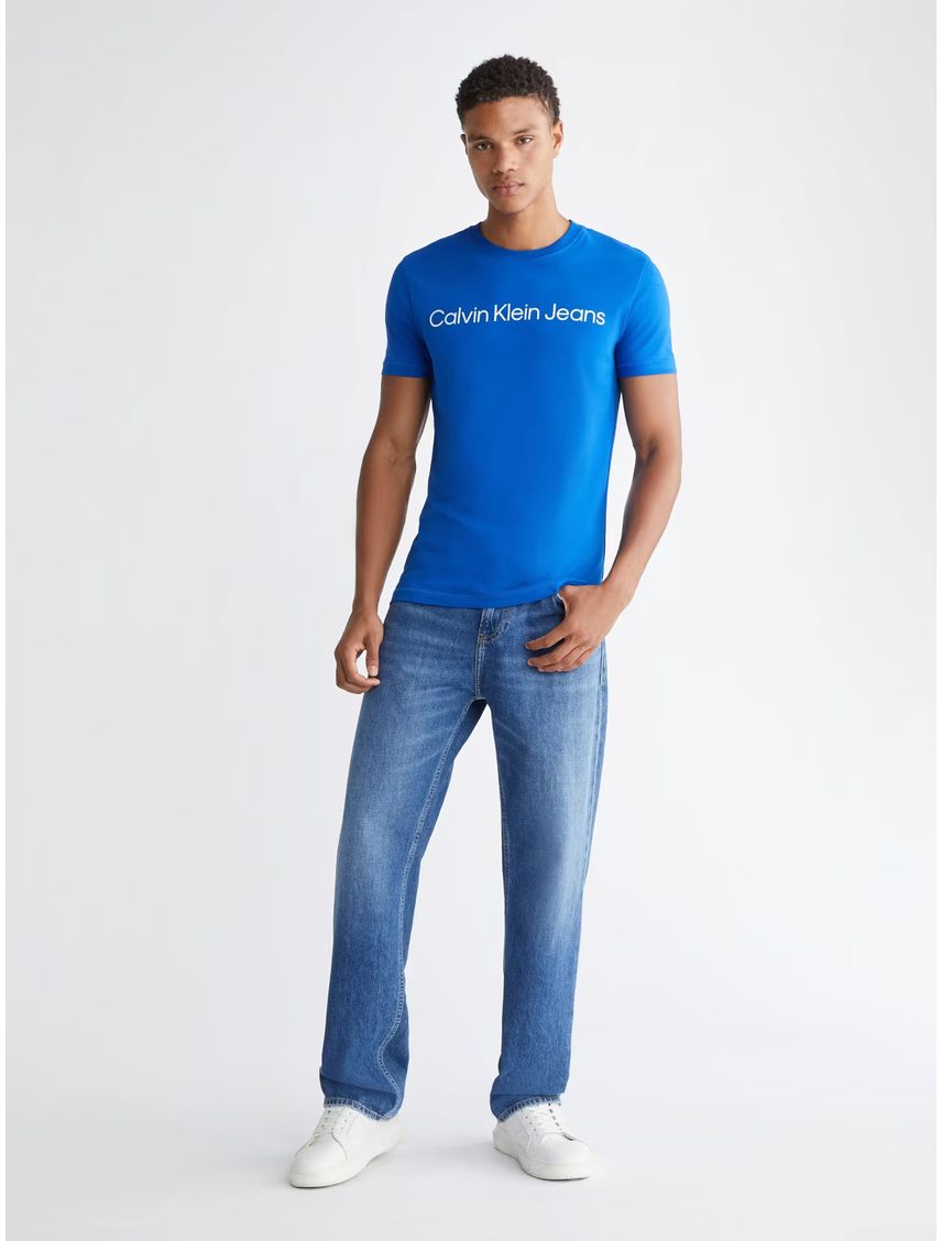 Remera slim institutional