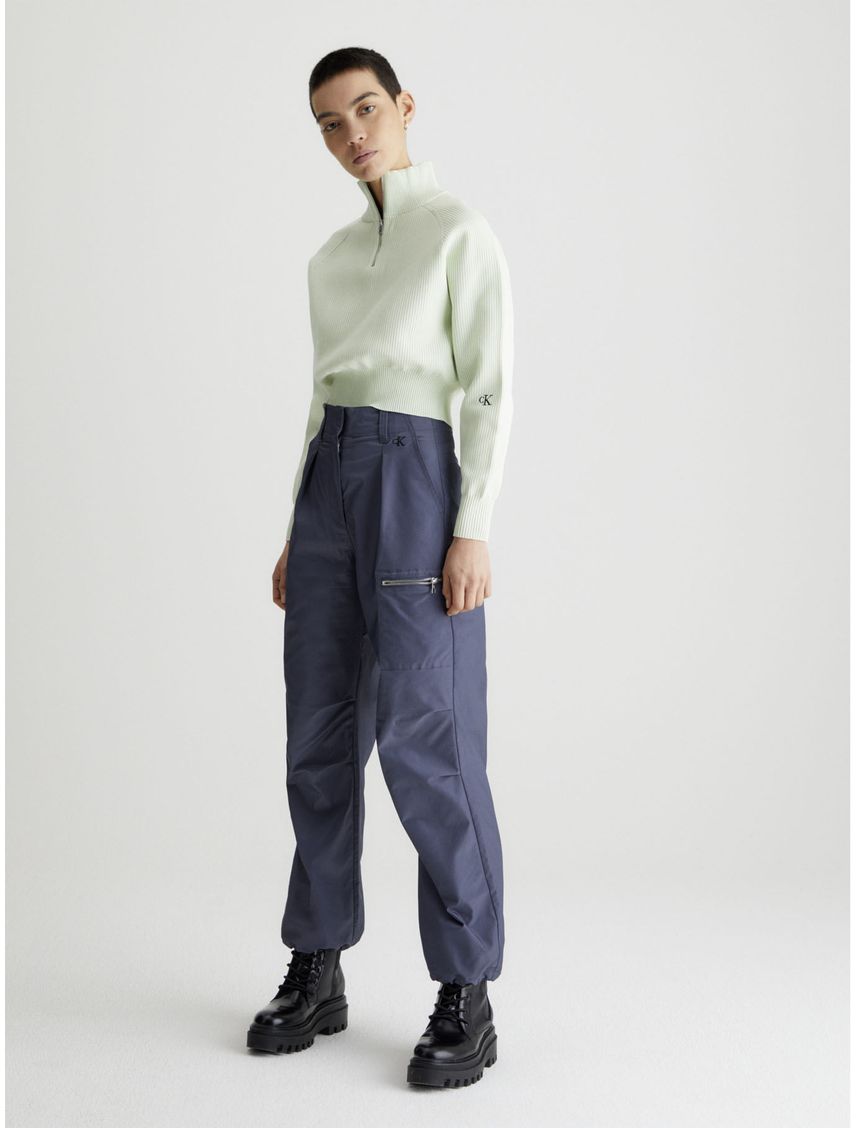 Sweater con cuello alto