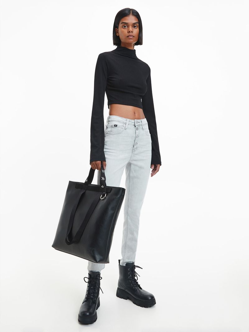 Cartera-tote-cuadrada-y-reciclada