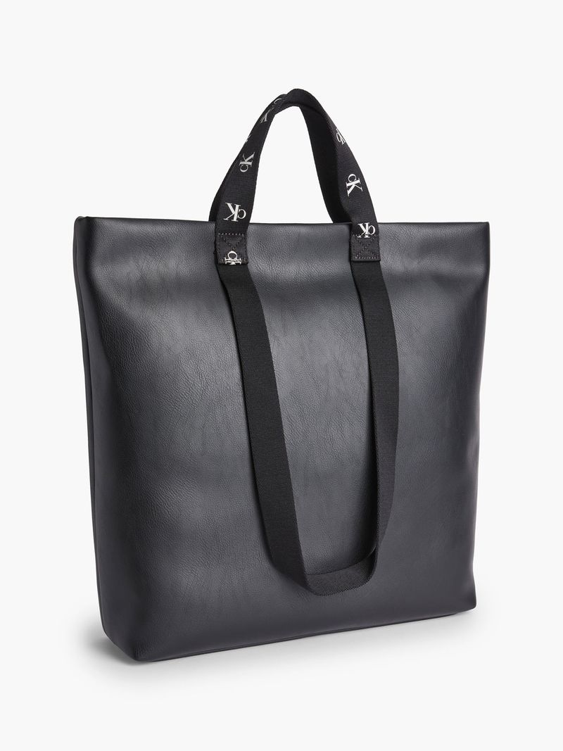 Cartera-tote-cuadrada-y-reciclada