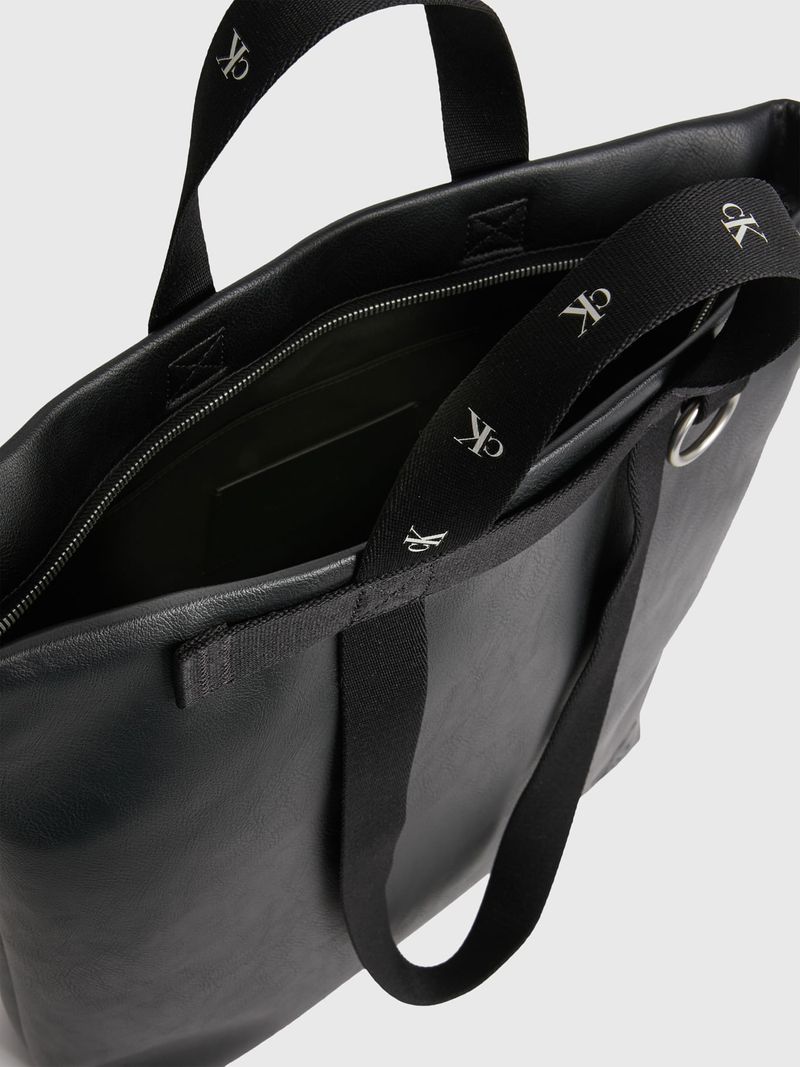 Cartera-tote-cuadrada-y-reciclada