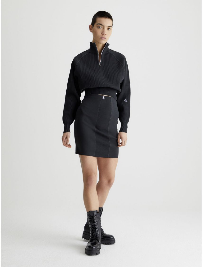 Sweater con cuello alto