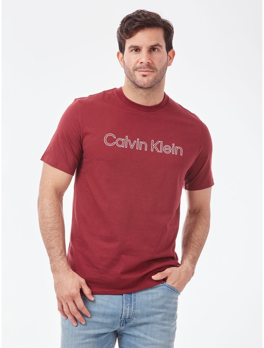 Remera con logo traveling