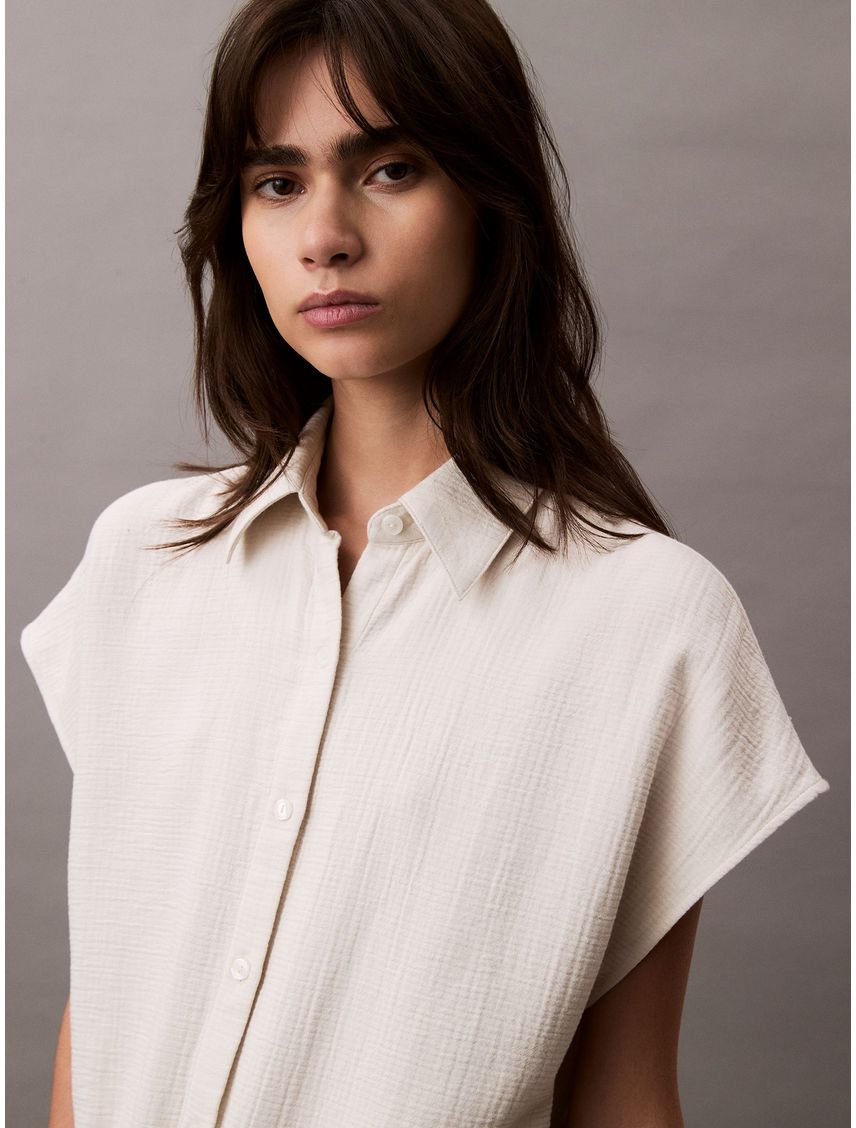 Mono corto con cierre de botones