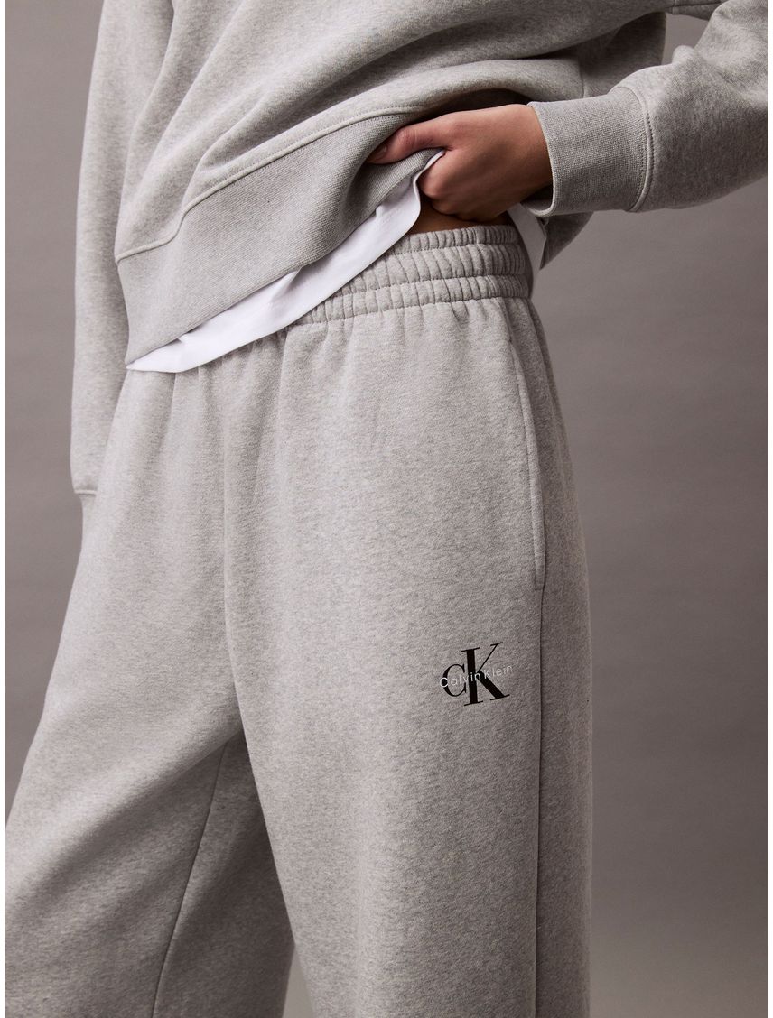 Jogger deportivo pierna ancha y recta con monograma