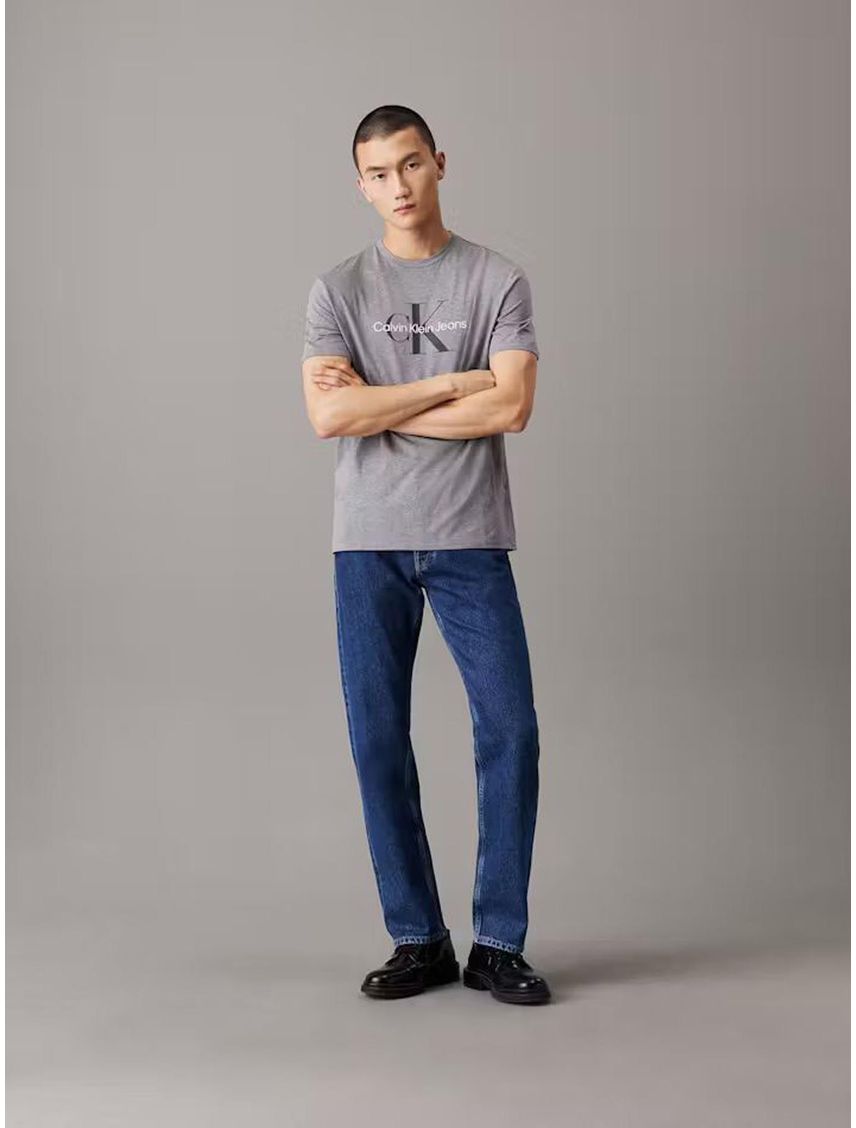 Remera con monograma