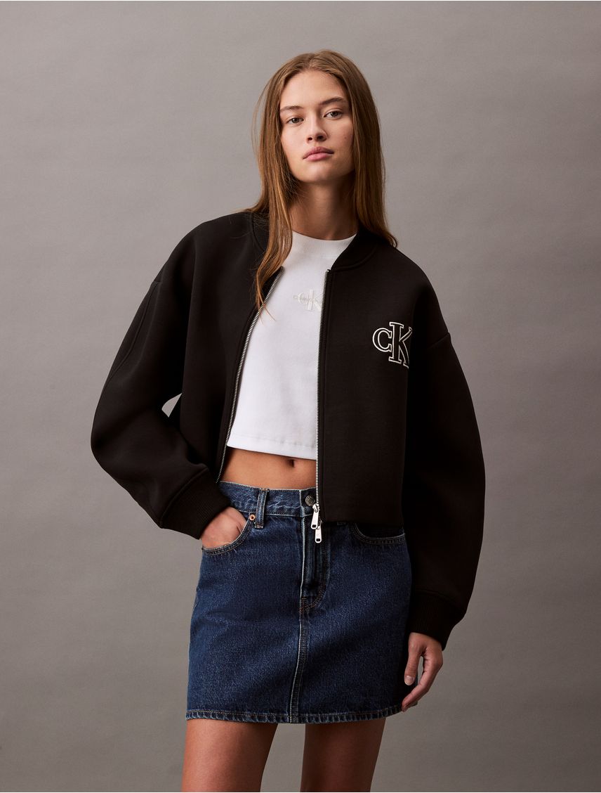 Campera bomber corta oversized