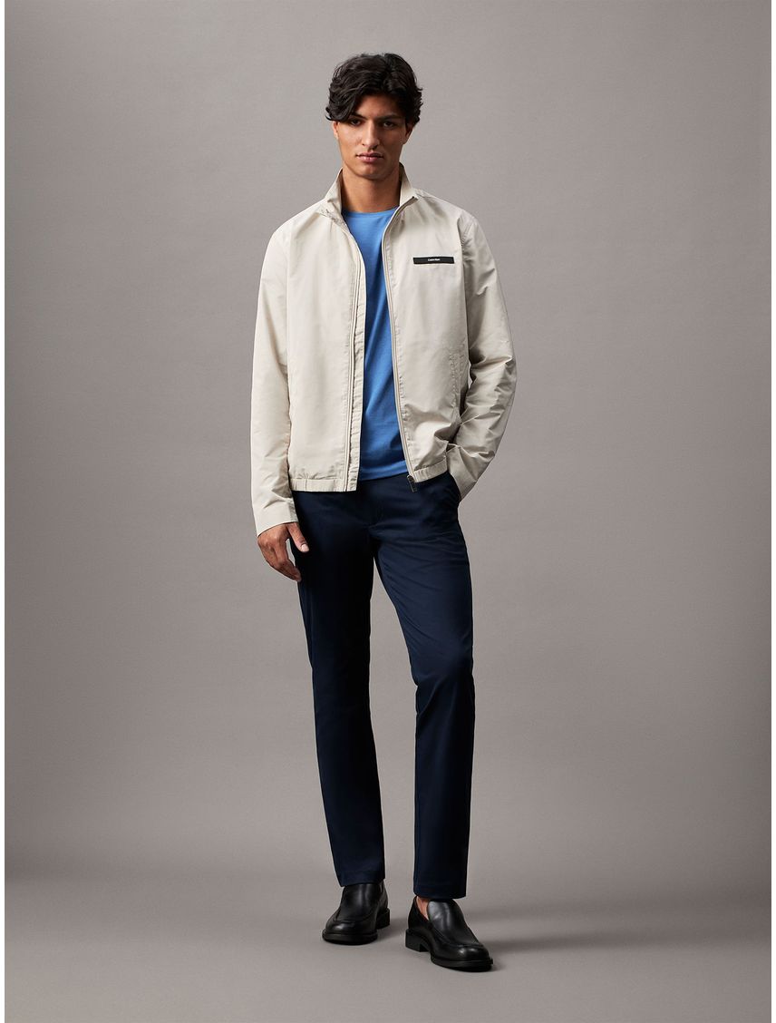 Campera essential de nailon