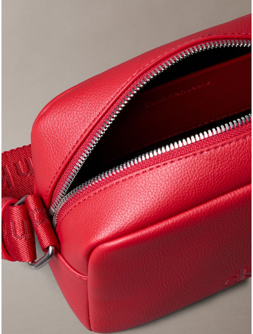 Cartera cruzada con monograma grabado