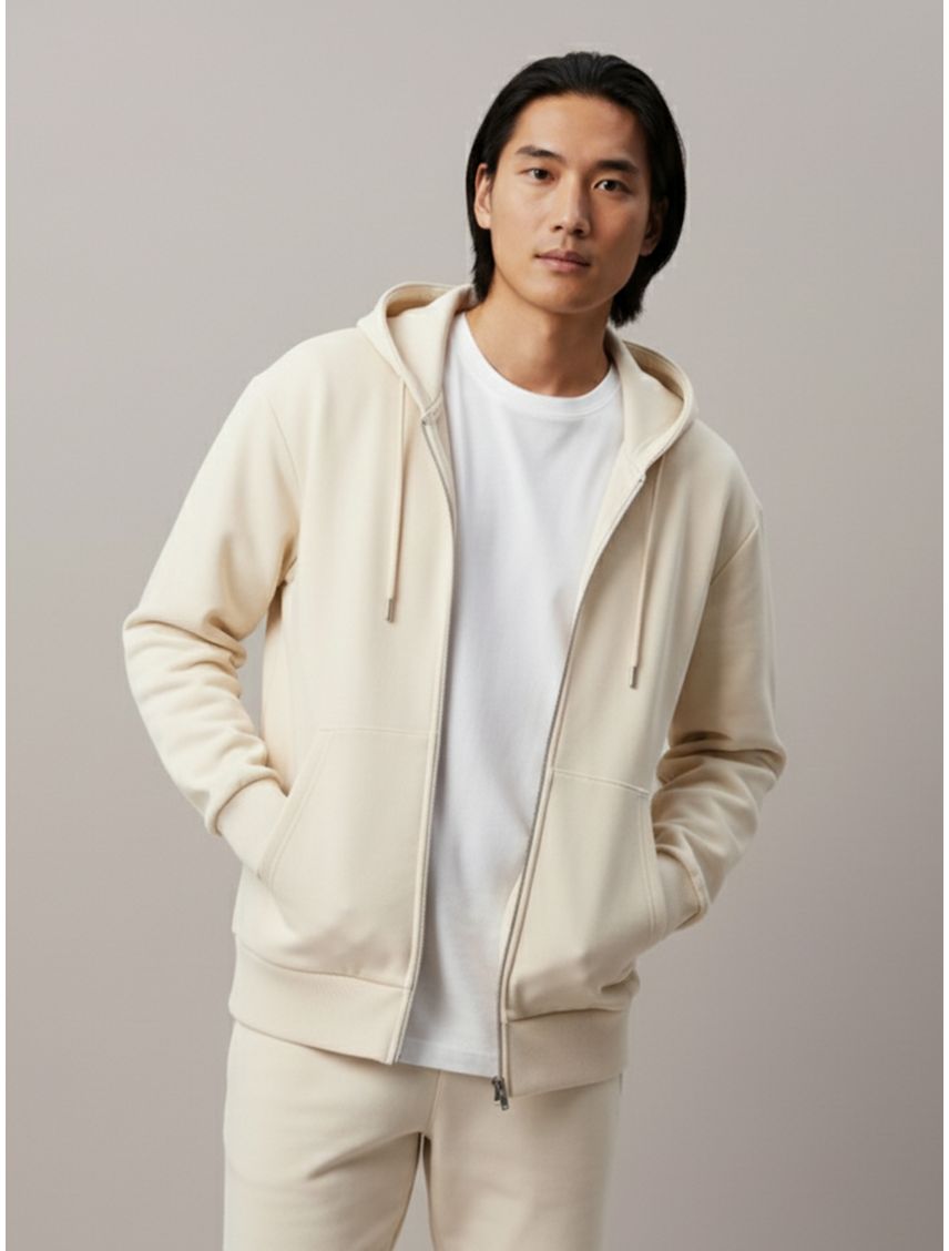 Buzo con capucha y logotipo bordado