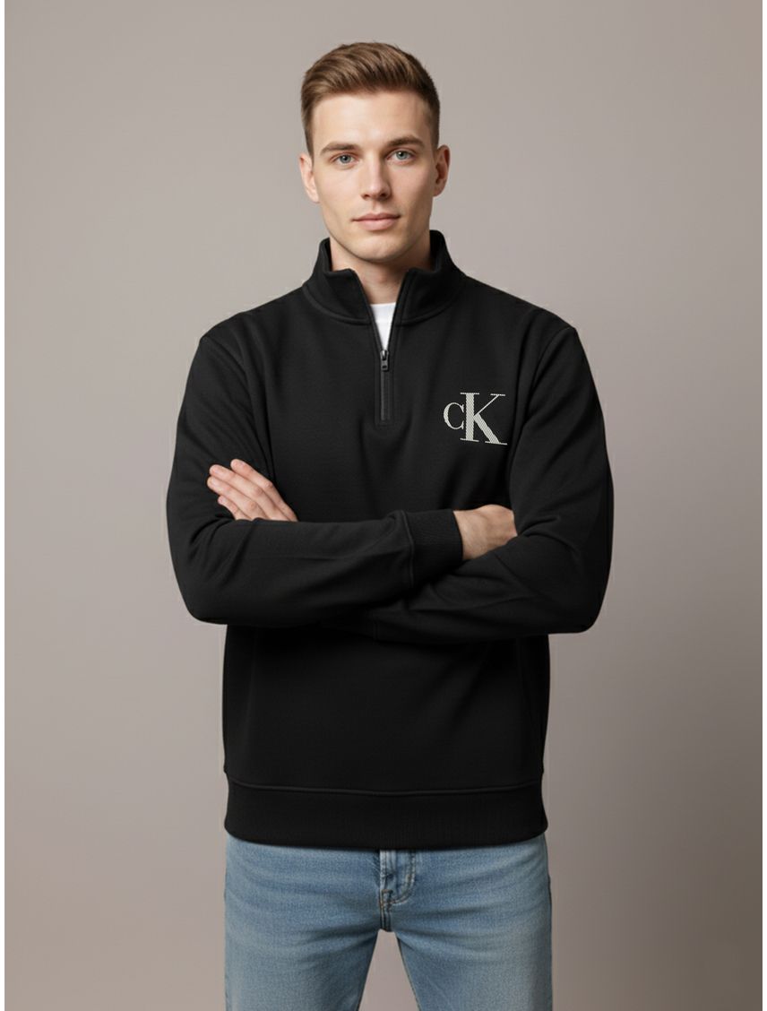 Buzo con monograma y cuello medio cierre