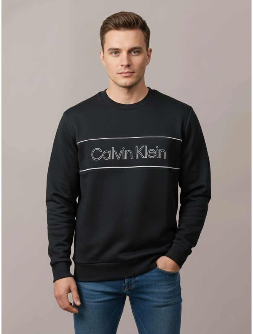 Buzo Cuello Redondo y Logo Engomado Regular Fit