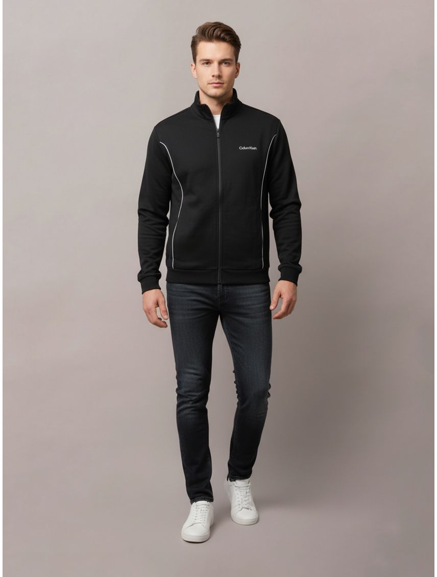 Buzo estándar con cuello alto