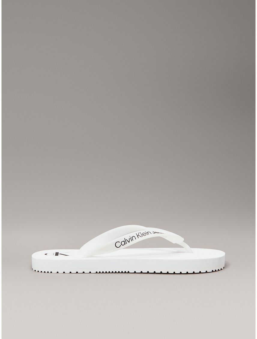 Ojotas con tiras transparentes