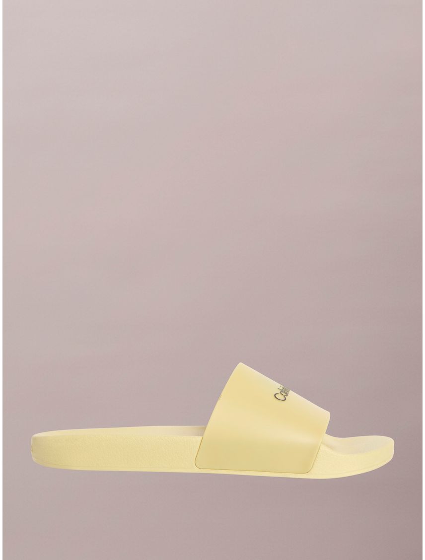 Ojotas lisas con logo