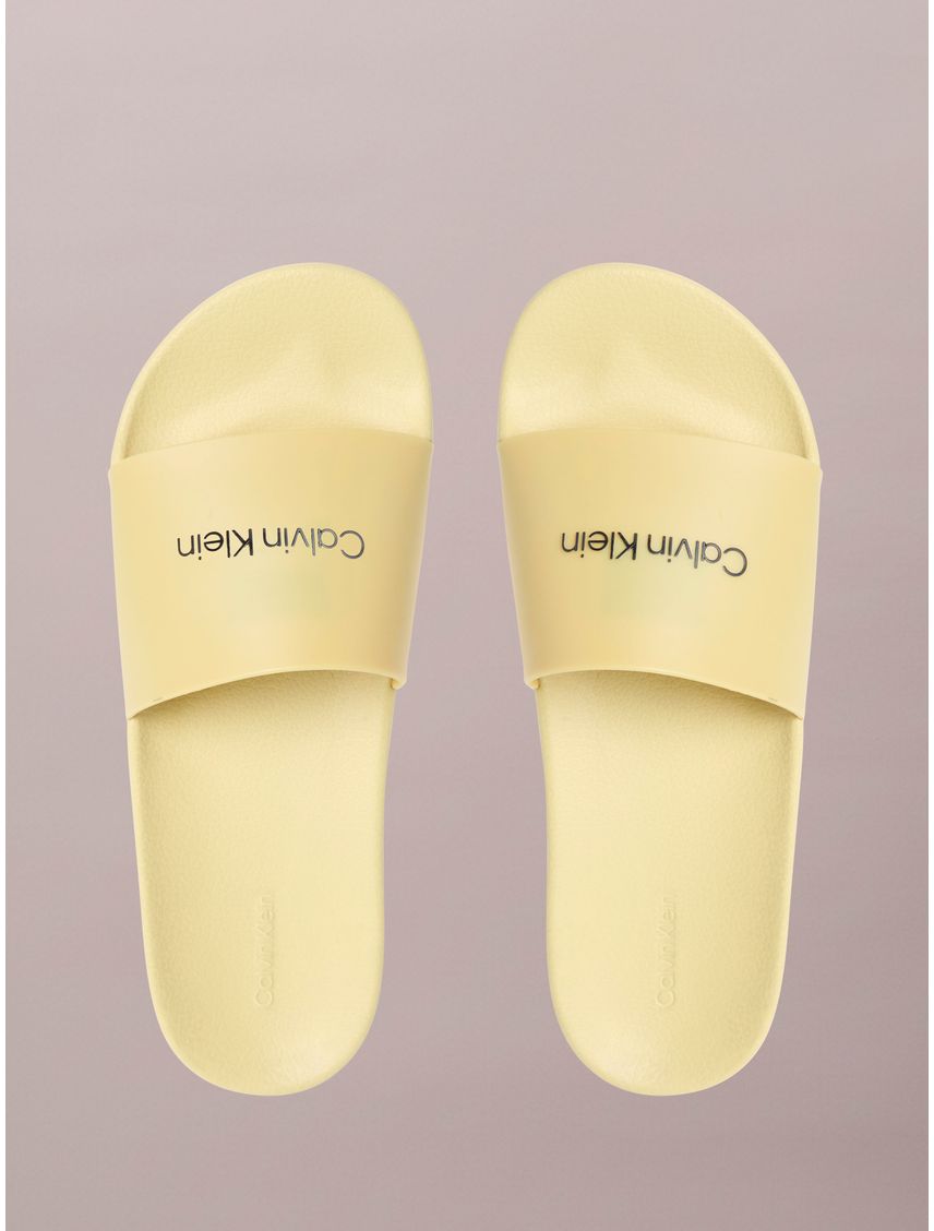 Ojotas lisas con logo