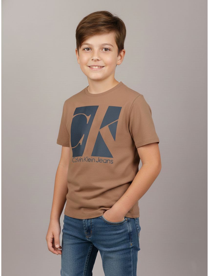 REMERA CON LOGO PARA NIÑO