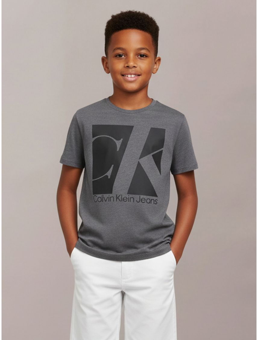 REMERA CON LOGO PARA NIÑO