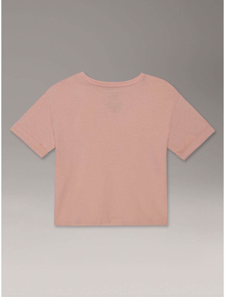 Remera con efecto degradado y logotipo